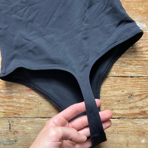 Aritzia Babaton Contour Black Bodysuit - Picture 5 of 5